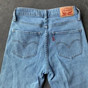 Levi jeans